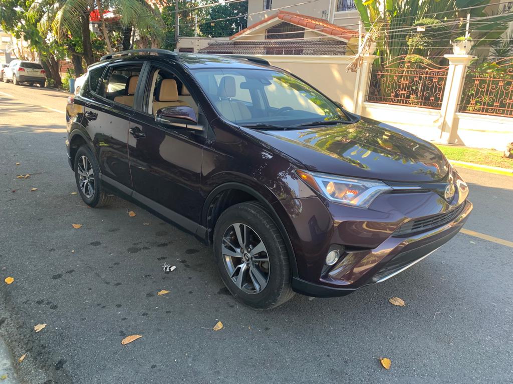 jeepetas y camionetas - Vendo mi Toyota Rav4 2017 XLE 3