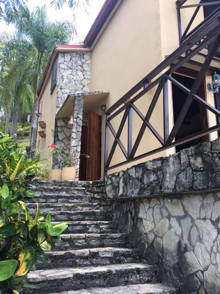 casas vacacionales y villas - Vendo casa de veraneo en la montaña de san Cristobal Majagual La colonia 