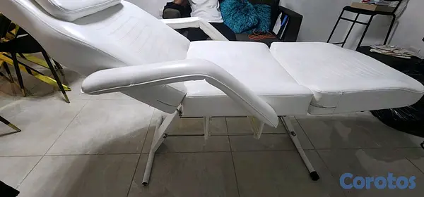Salud y Equipamiento Médico - Camilla de estetica 2