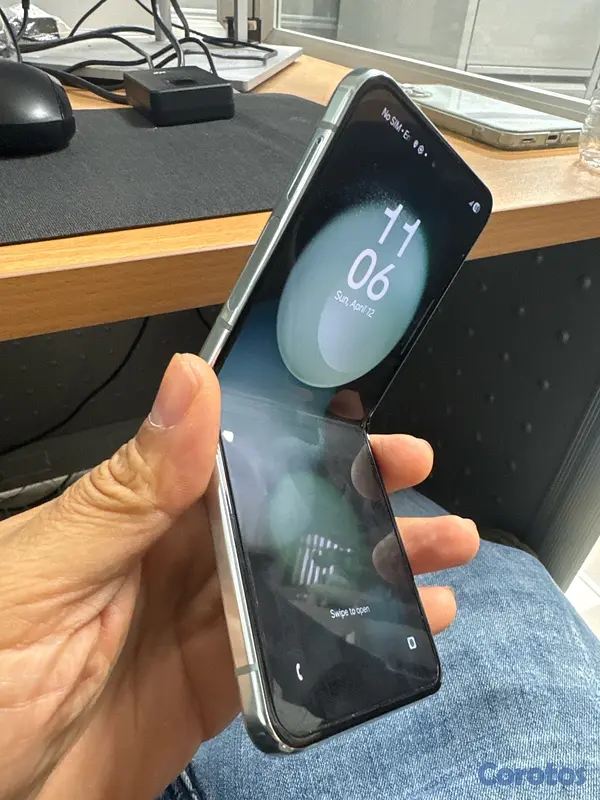 celulares y tabletas - Samsung Flip Z 5  2