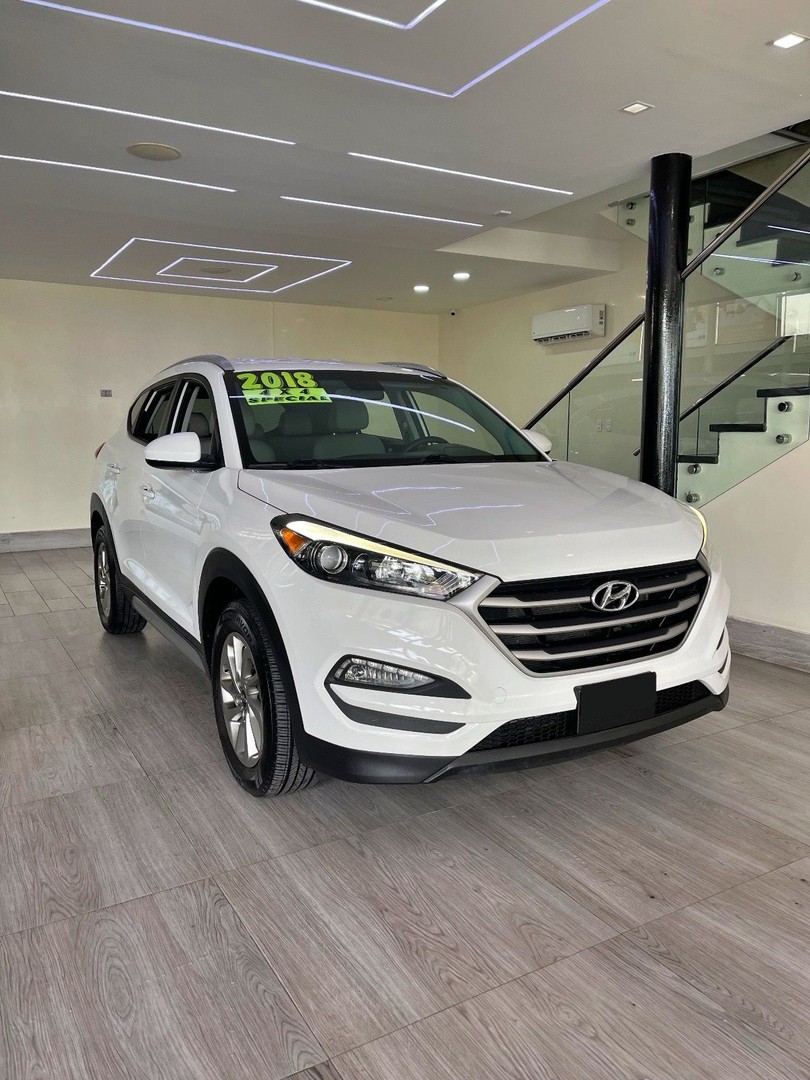 jeepetas y camionetas - Hyundai Tucson 2018 4x4 impecable 