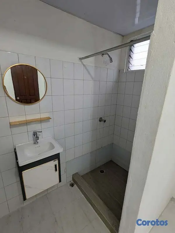 otros inmuebles - habitacion independiente con baño Jose Contreras I 3