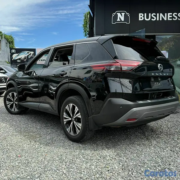 jeepetas y camionetas - NISSAN ROGUÉ SV 2021 9