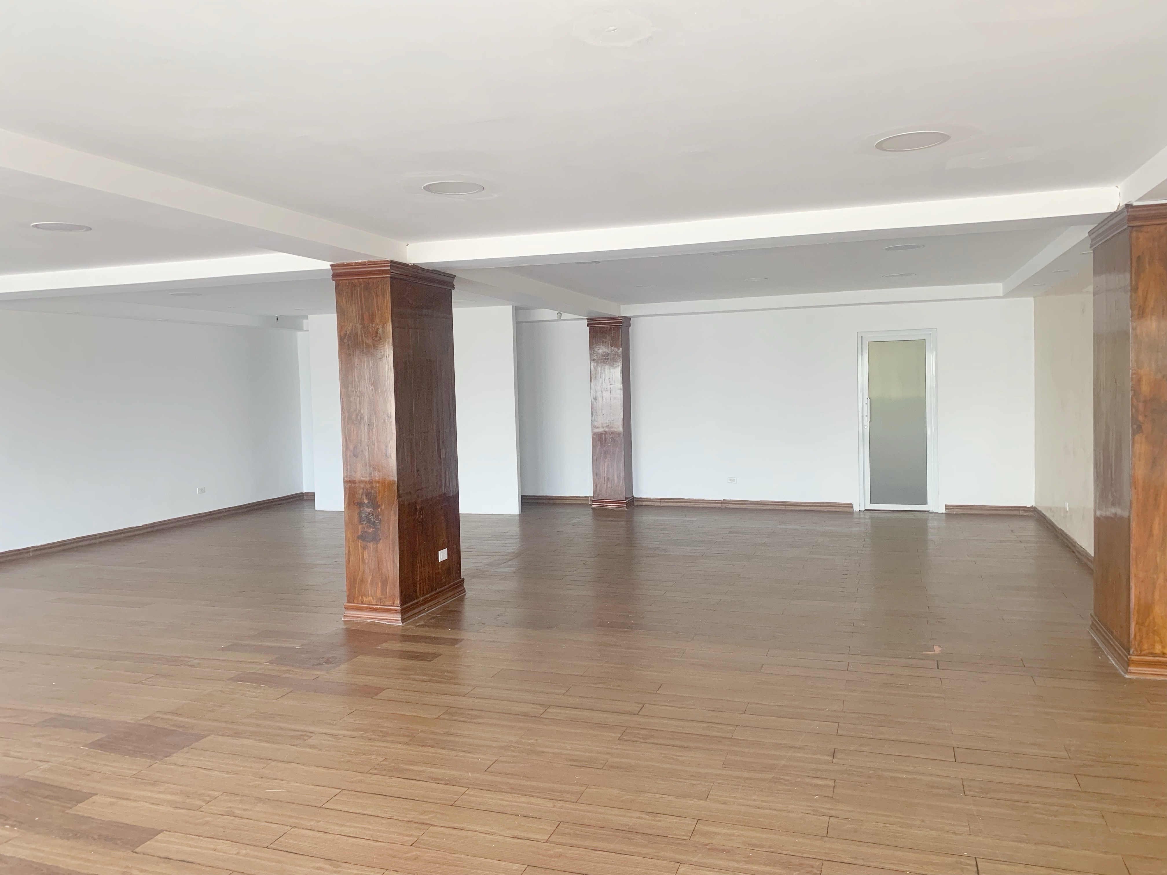 oficinas y locales comerciales - local comercial en los Cavicazgos  6