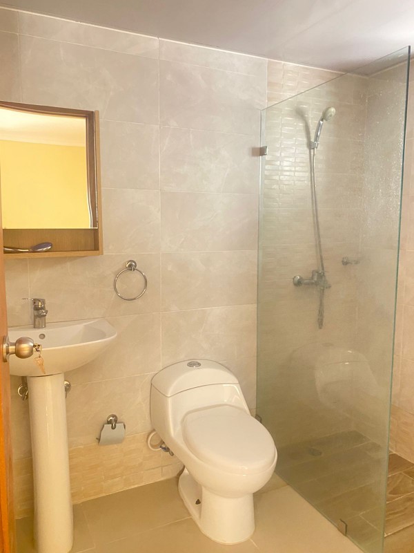 apartamentos - Rento Apto en Santo Domingo Oeste 
Residencial Monumental  
 7