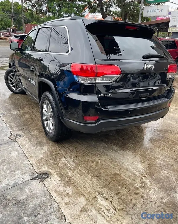 jeepetas y camionetas - JEEP GRAND CHEROKEE LAREDO 2016 5