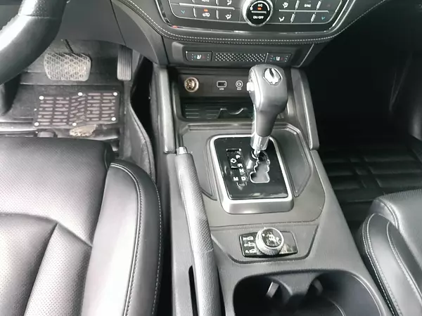 jeepetas y camionetas - KGM REXTON 2019 GRIS OSCURO DIESEL 8