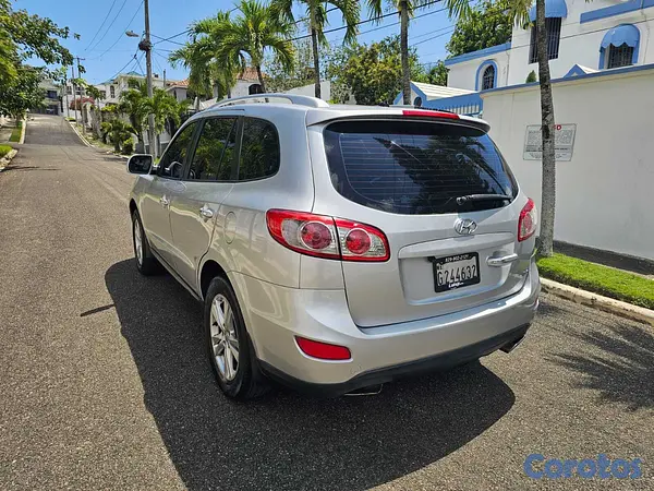 jeepetas y camionetas - Hyundai Santa fe 2011 DOHC 6