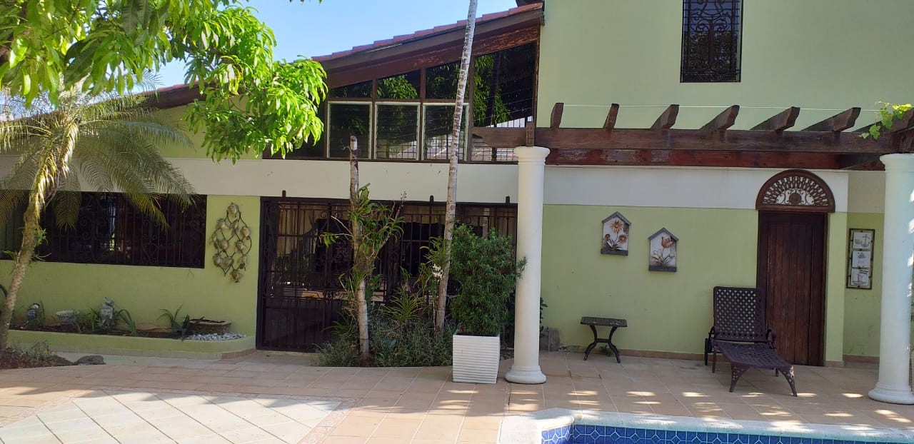 casas - RENTO CASA EN EL MILLON CON PISCINA  0