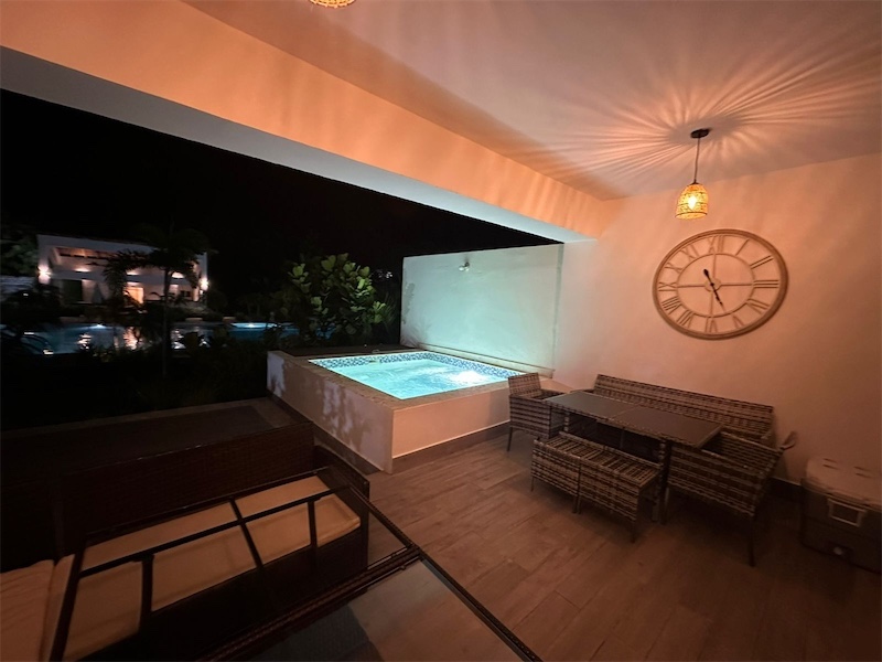 apartamentos - Venta de apartamento con jacuzzi Juan Dolio 2da línea de playa  0