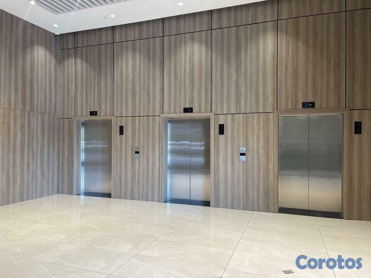 oficinas y locales comerciales - Oficina alquiler Metro Plaza, Santo Domingo 9