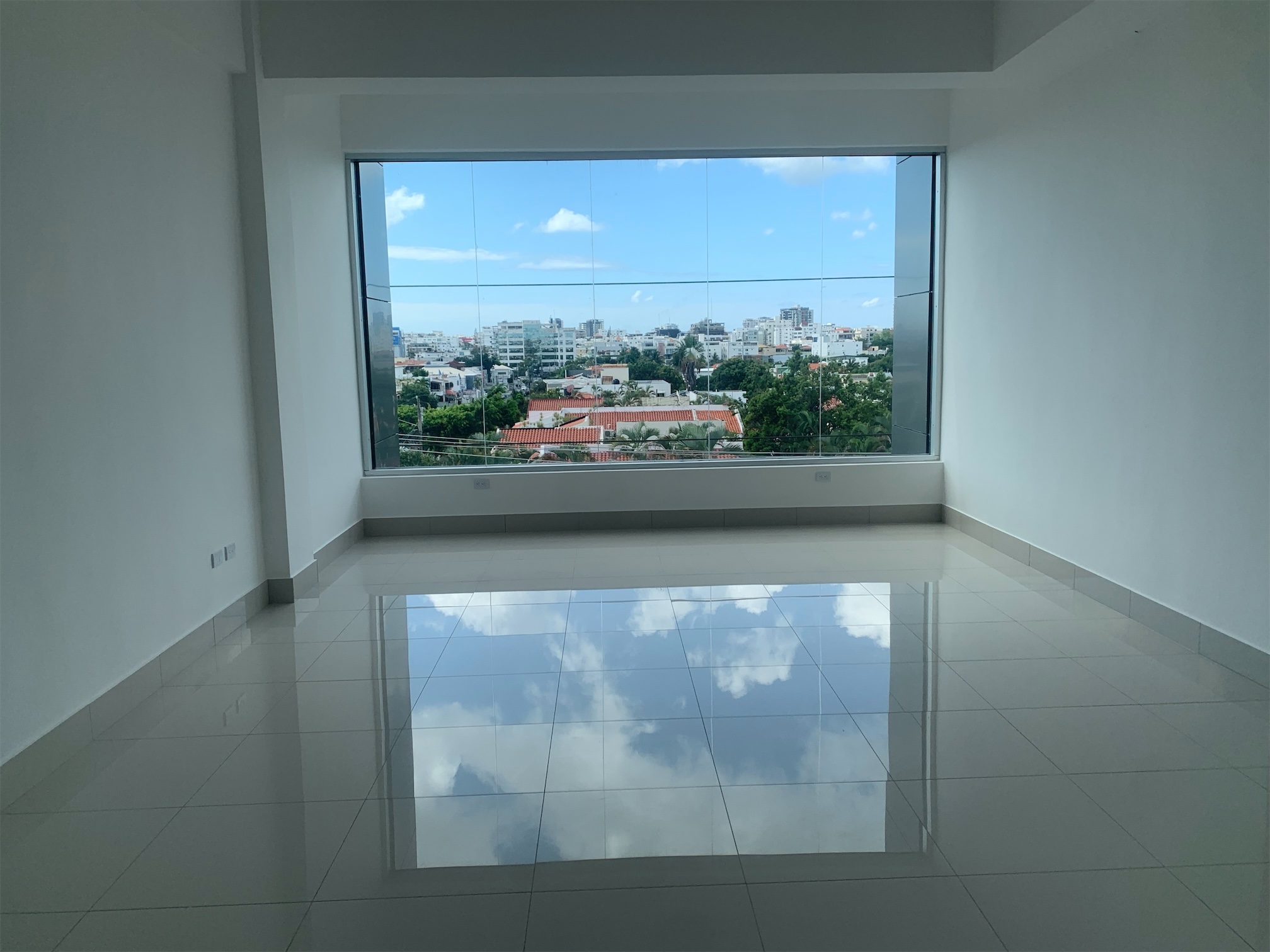 oficinas y locales comerciales - Locales comerciales nuevos en los prados  2
