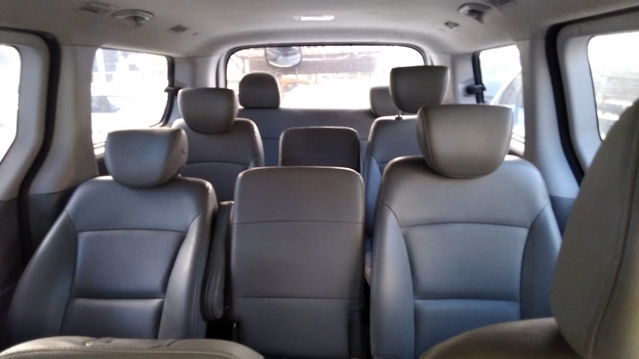 jeepetas y camionetas - HYUNDAI STAREX 2017 GRISDESDE: RD$1,295,100.00 6