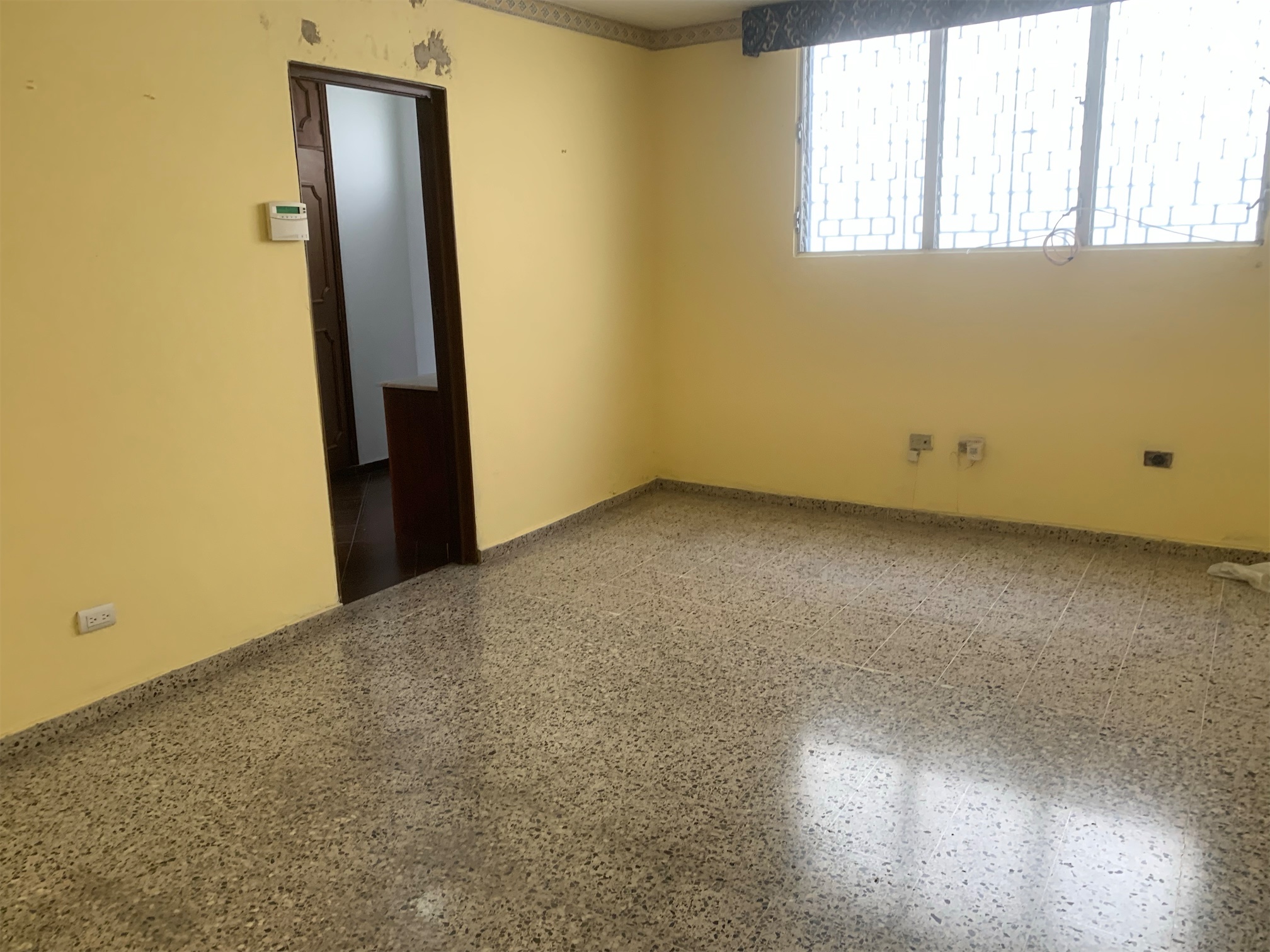 oficinas y locales comerciales - Casa con fines comerciales los prados 2