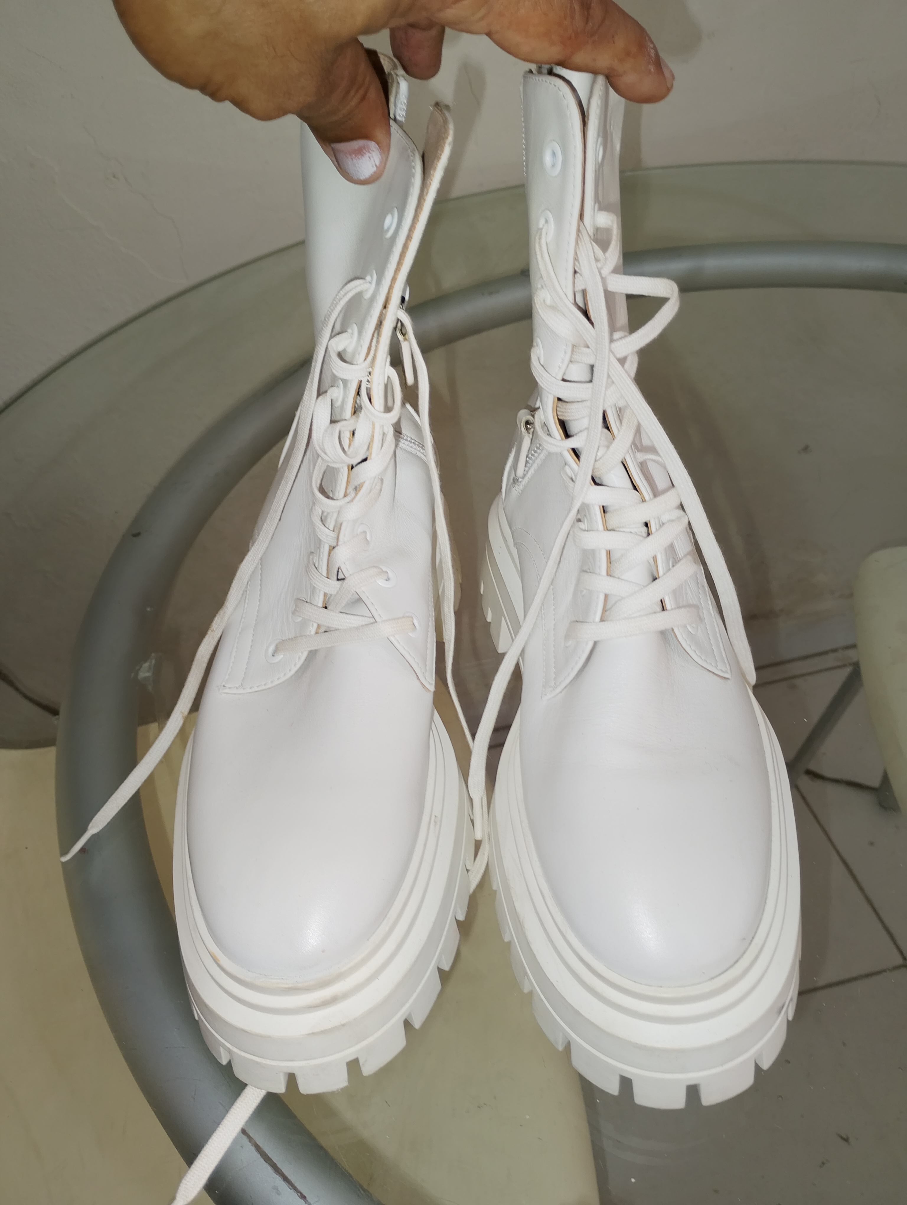 zapatos para mujer - botas blancas size 7B Stuart weitzman 1