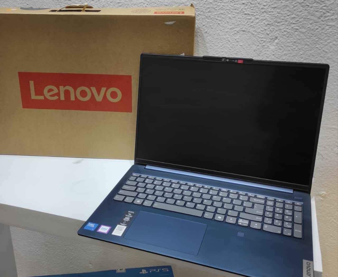 computadoras y laptops - Lenovo IdeaPad Slim 5 16" WUXGA Touch, Intel 7 Ultra, 16GB RAM, 1TB SSD, Nueva