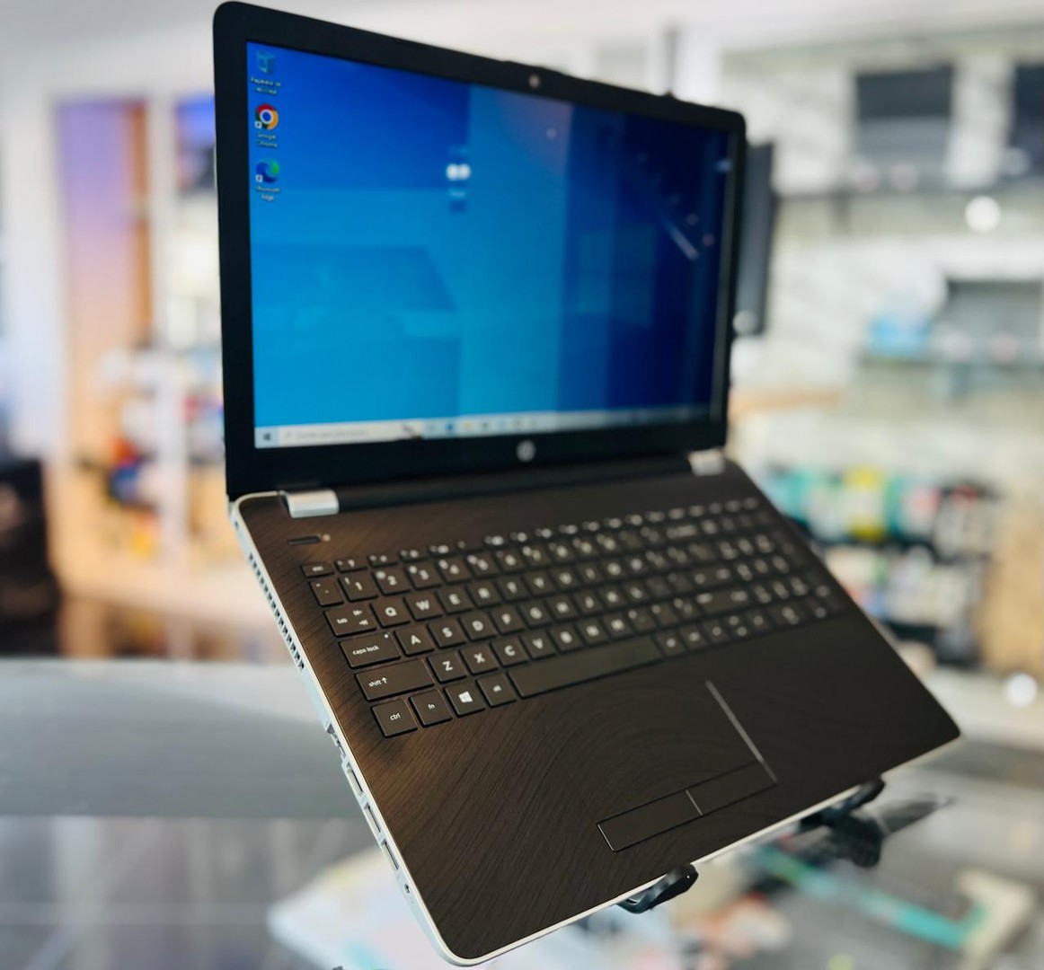 accesorios para electronica - Laptop hp 15-bs062st core i3 7ma 6GB Ram 1tB GB HDD 4