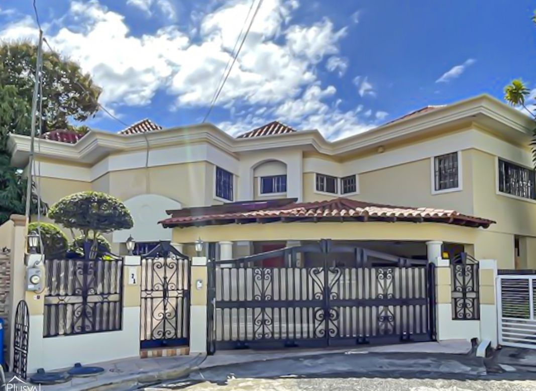 casas - Alquilo Casa 2 niveles con Piscina en Urb. Fernand 7