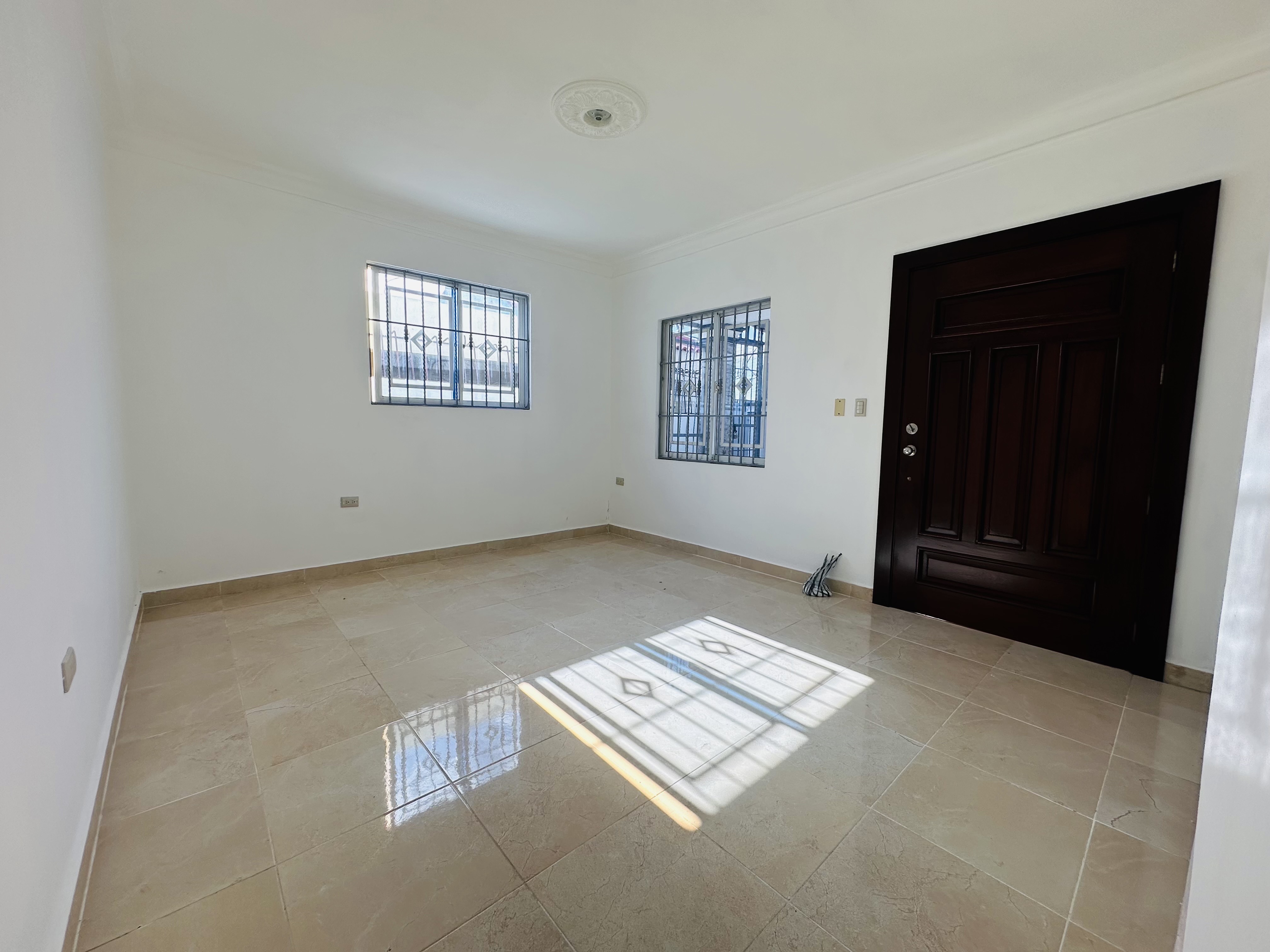 casas - CASA EN VENTA EN SANTIAGO DE LOS CABALLEROS EN OFERTA  3