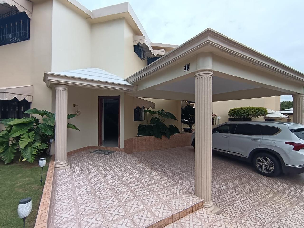 casas - Casa en proyecto cerrado en venta en Arroyo Hondo 1