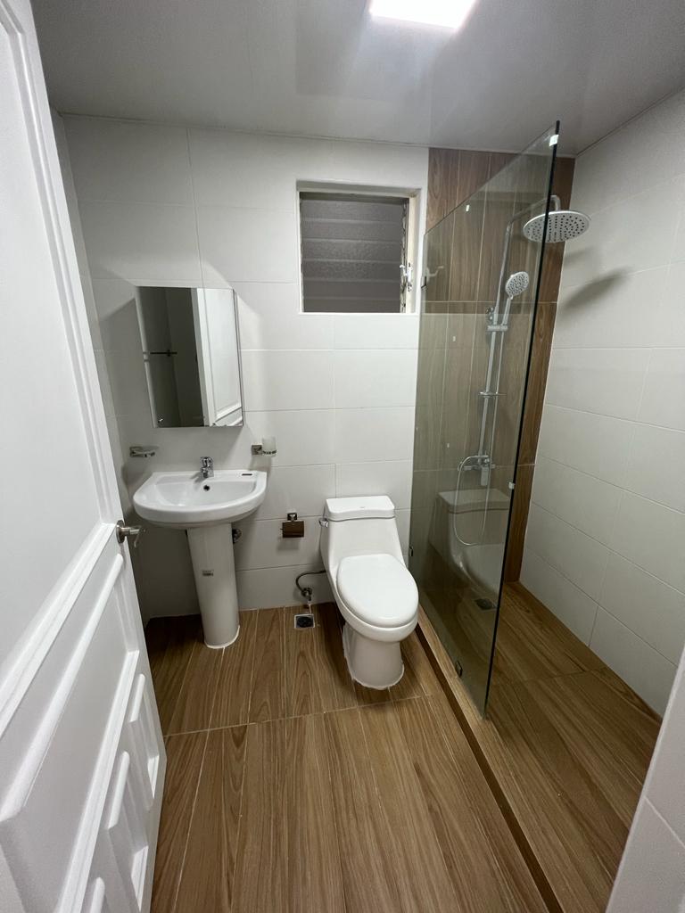 apartamentos - Apartamento en Venta, Sector  renacimiento , Santo Domingo 
 4