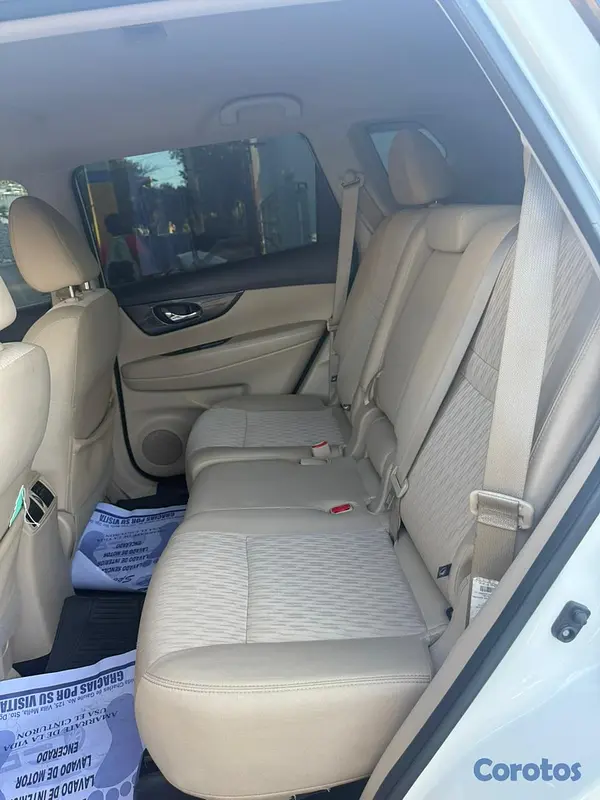 jeepetas y camionetas - Nissan Rogue SV 2019  4