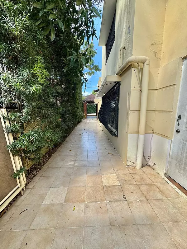 apartamentos - Alquilo casa en Urbanización Real 7