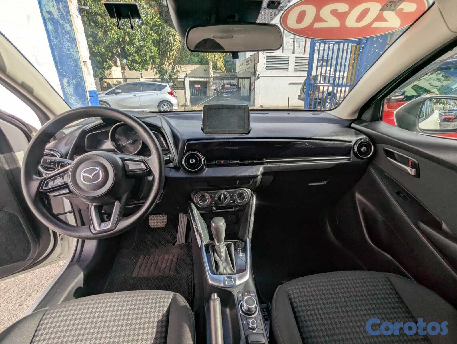 carros - MAZDA DEMIO 2020 8