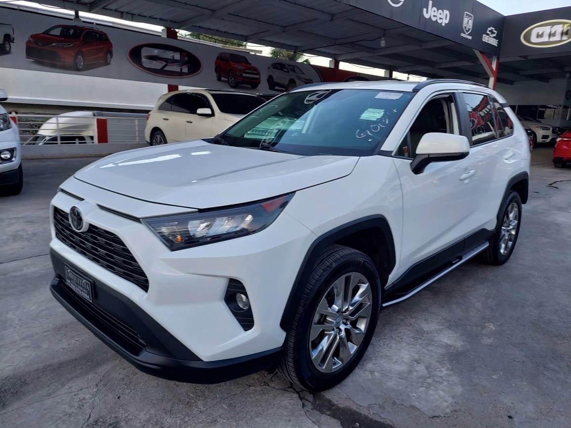 jeepetas y camionetas - Toyota Rav-4 LE 2021