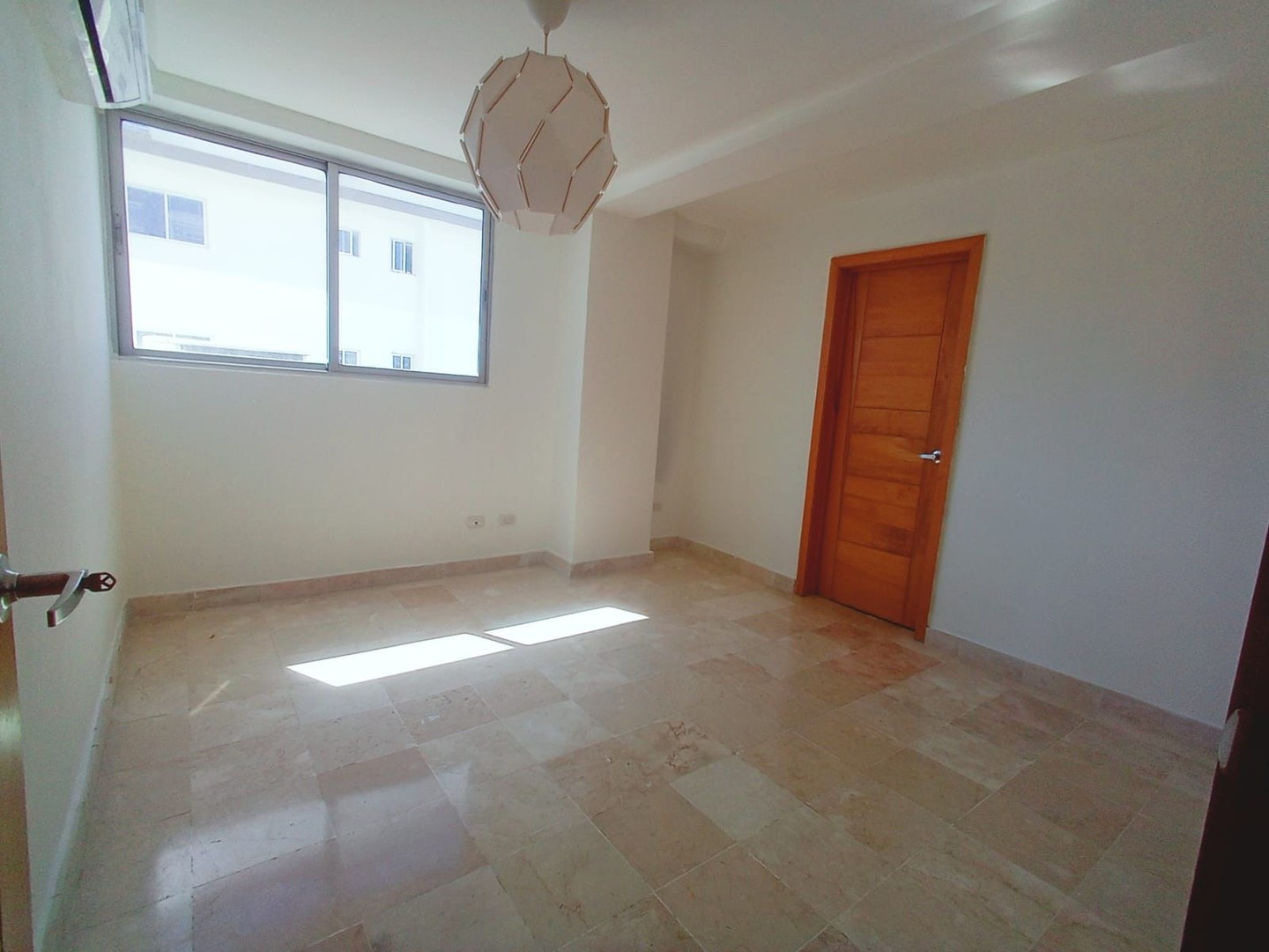 apartamentos - Apartamento en Venta
NACO
USD 160,000.00
Mantenimiento: RD$8,400.00

 7