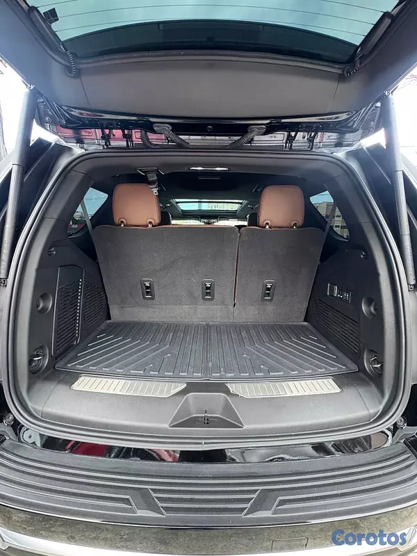 jeepetas y camionetas - Chevrolet Tahoe High Country Duramax 2025
 13