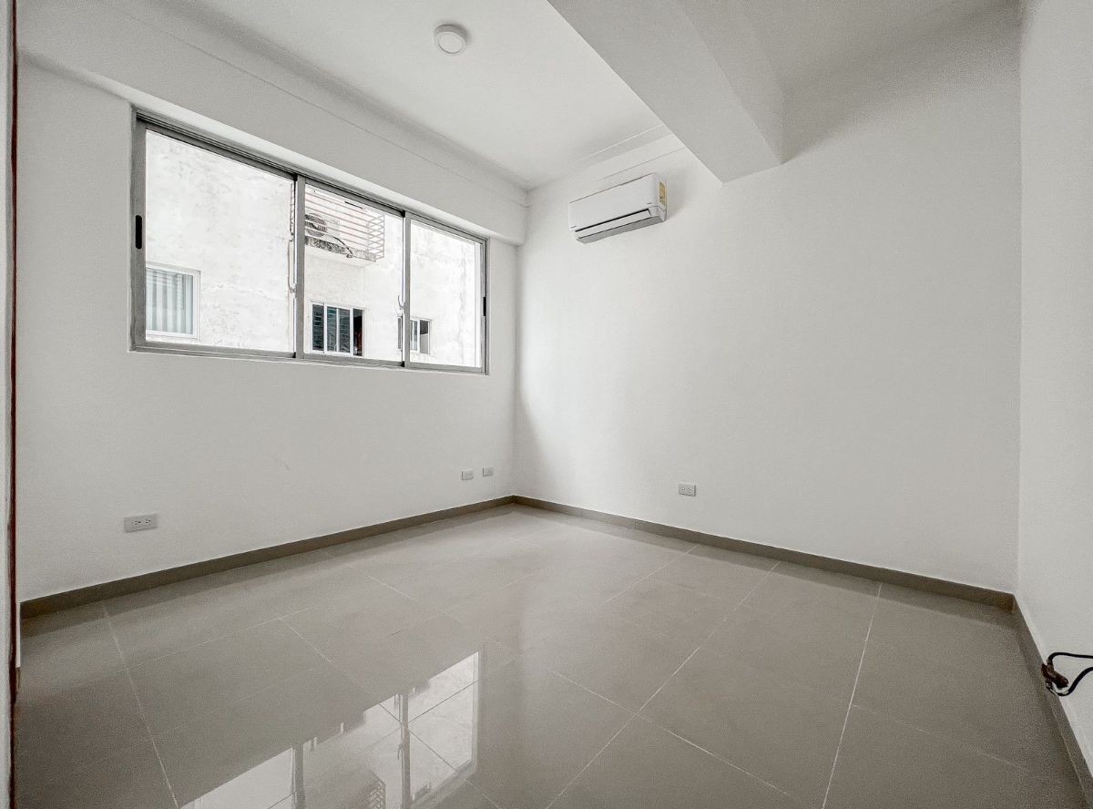 apartamentos - 🔵 Alquilo Apartamento 4to piso en Serralles con linea blanca
 3