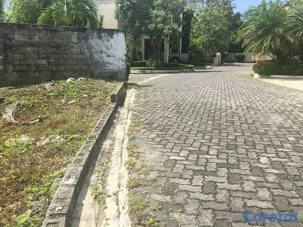 solares y terrenos - Terreno en VENTA en las Praderas de 1.058 m2 .     6