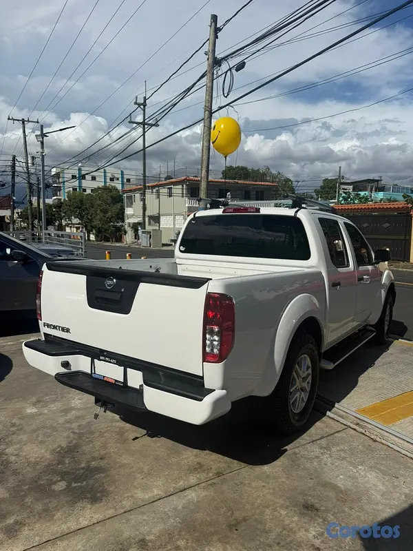 jeepetas y camionetas - Nissan Frontier SV 2021 10