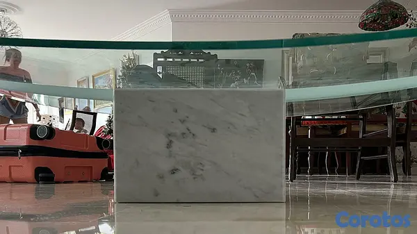 muebles y colchones - Mesa de centro con tope en  cristal templado y  base de marmol 5