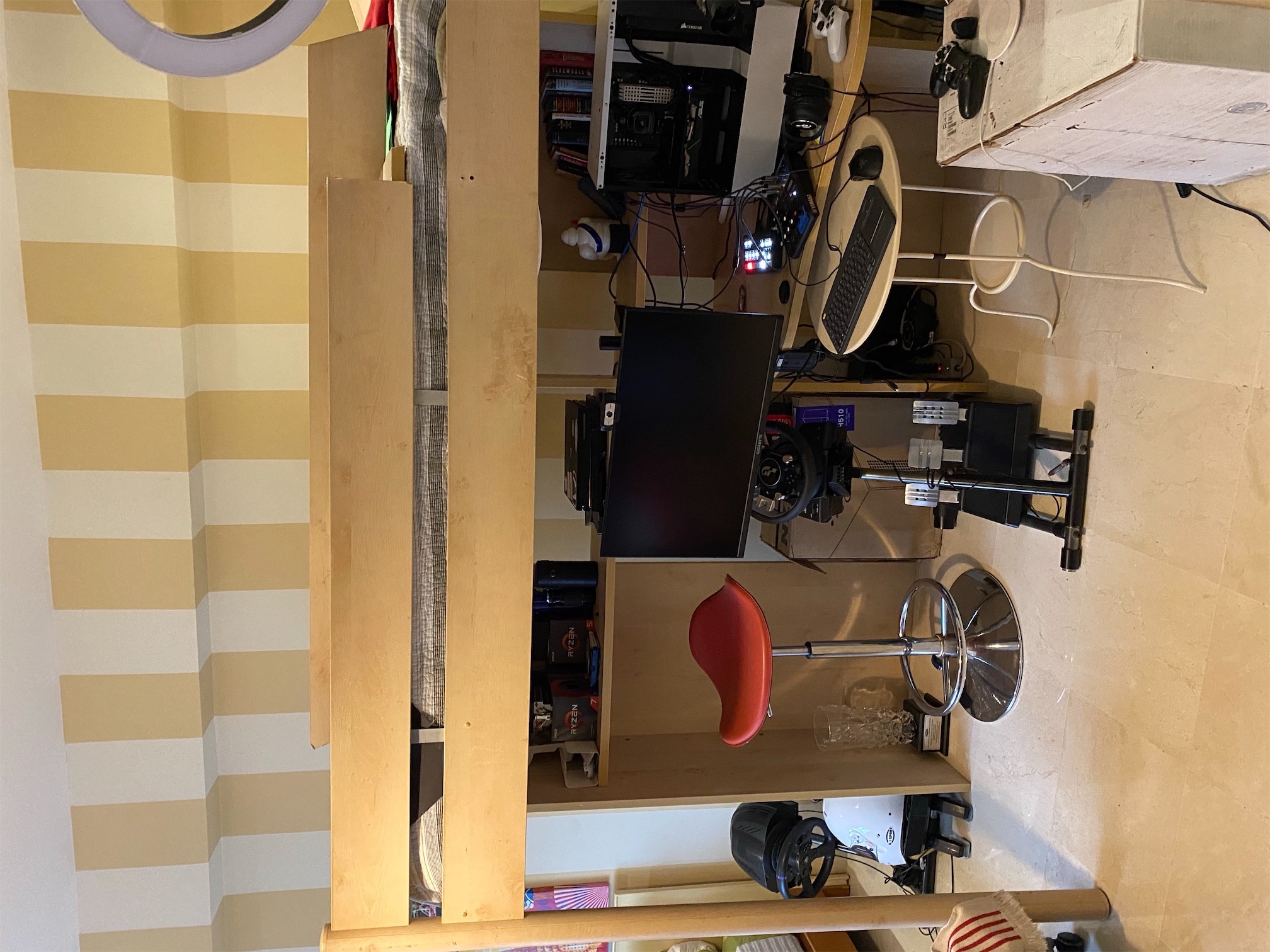 muebles y colchones - Camarote de 1 cama, tiene escritorio pegado y escalera. No incluye colchón