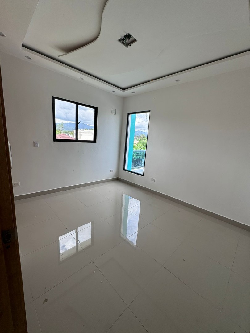 casas - HERMOSA Y AMPLIA CASA EN VENTA - AV. 27 FEB, SANTIAGO DE LOS CABALLEROS. 9