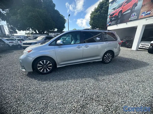 jeepetas y camionetas - TOYOTA SIENNA LE AWD 2020 7