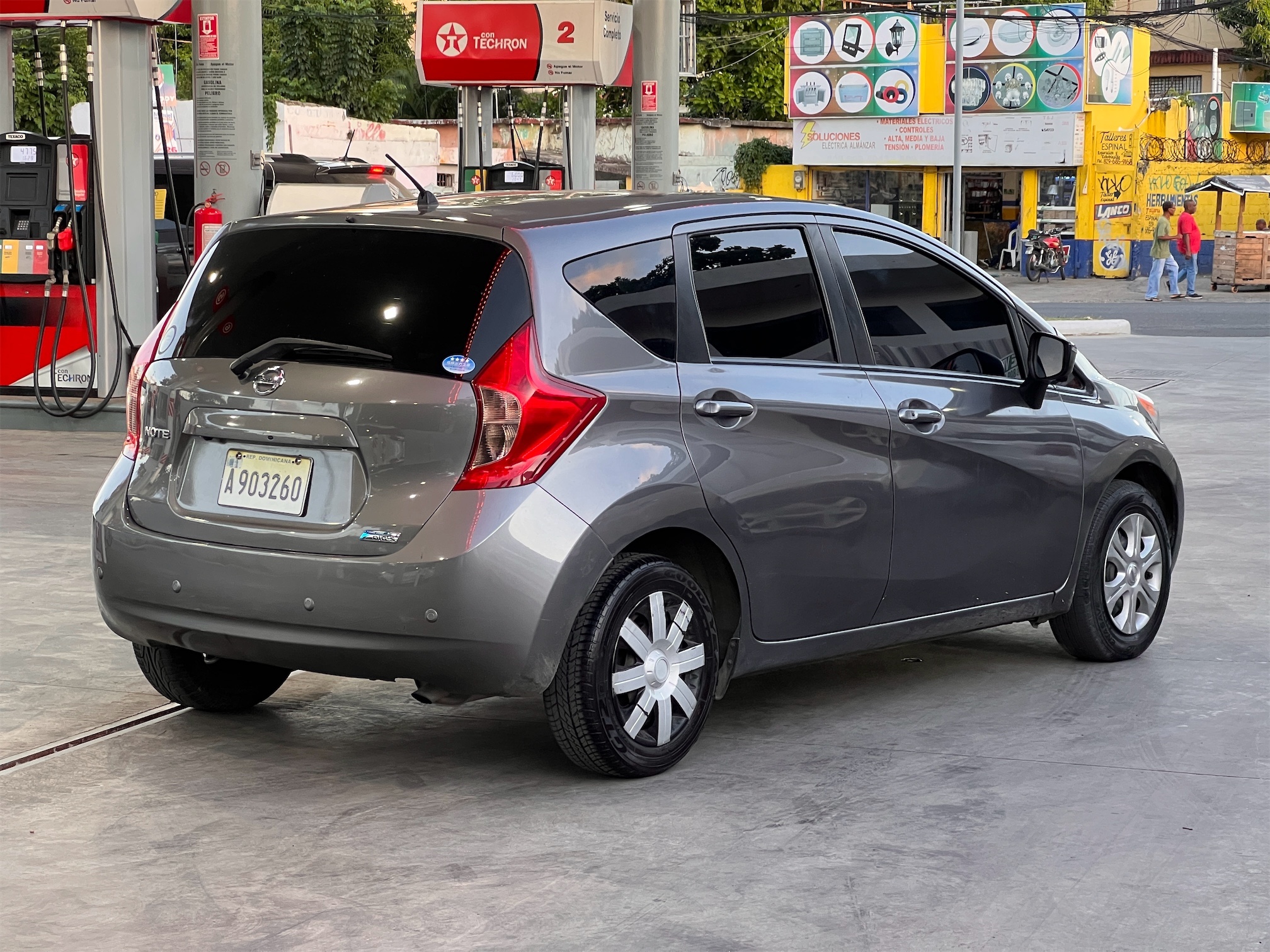 carros - NISSAN NOTE AÑO 2015 FULL 1