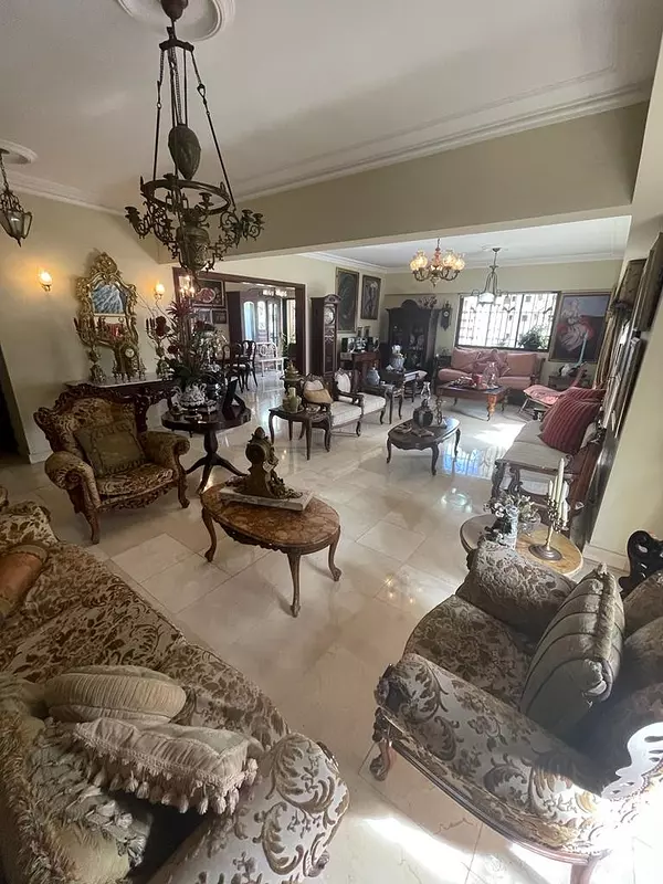 apartamentos - Se vende Apartamento grande y espacioso en Naco de 260mts, 2