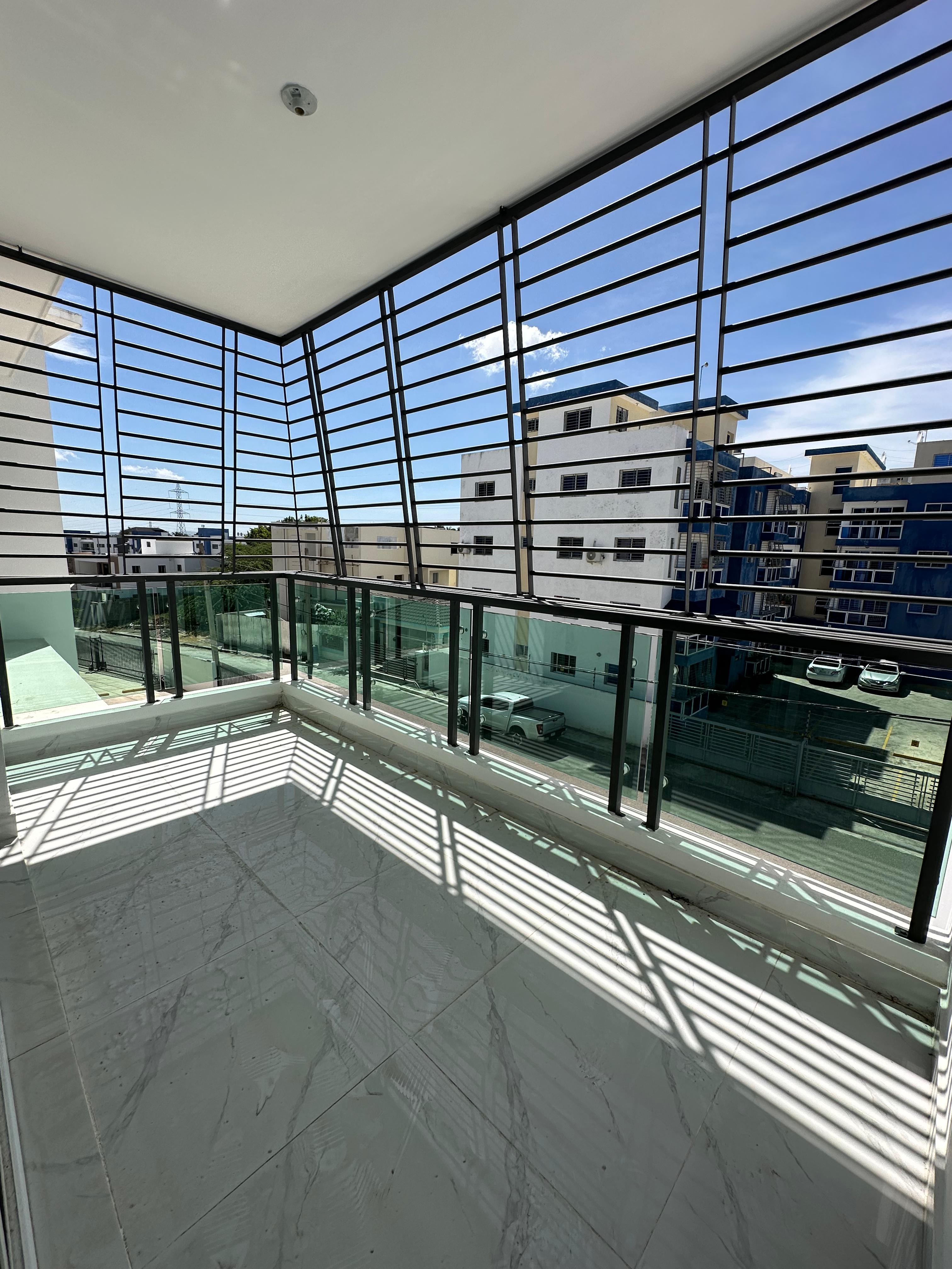 apartamentos - Apartamento con Excelente en Jardines del Sur  2