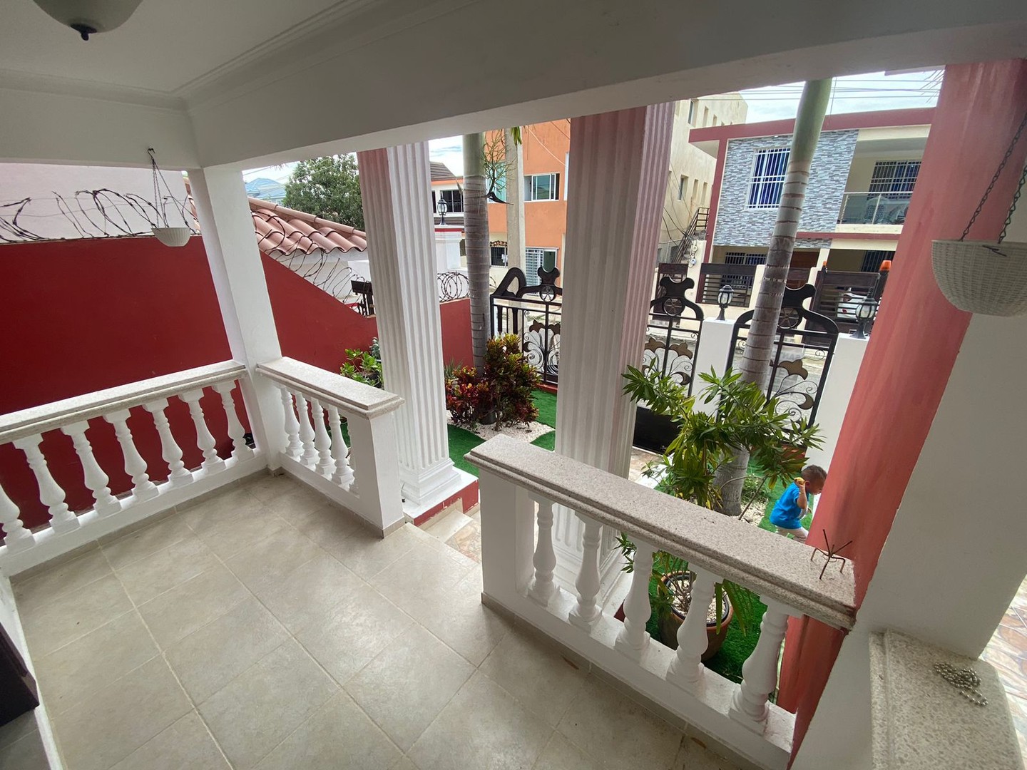 casas - Amplia Casa 2 Niveles en Venta en Jardines del Norte 5