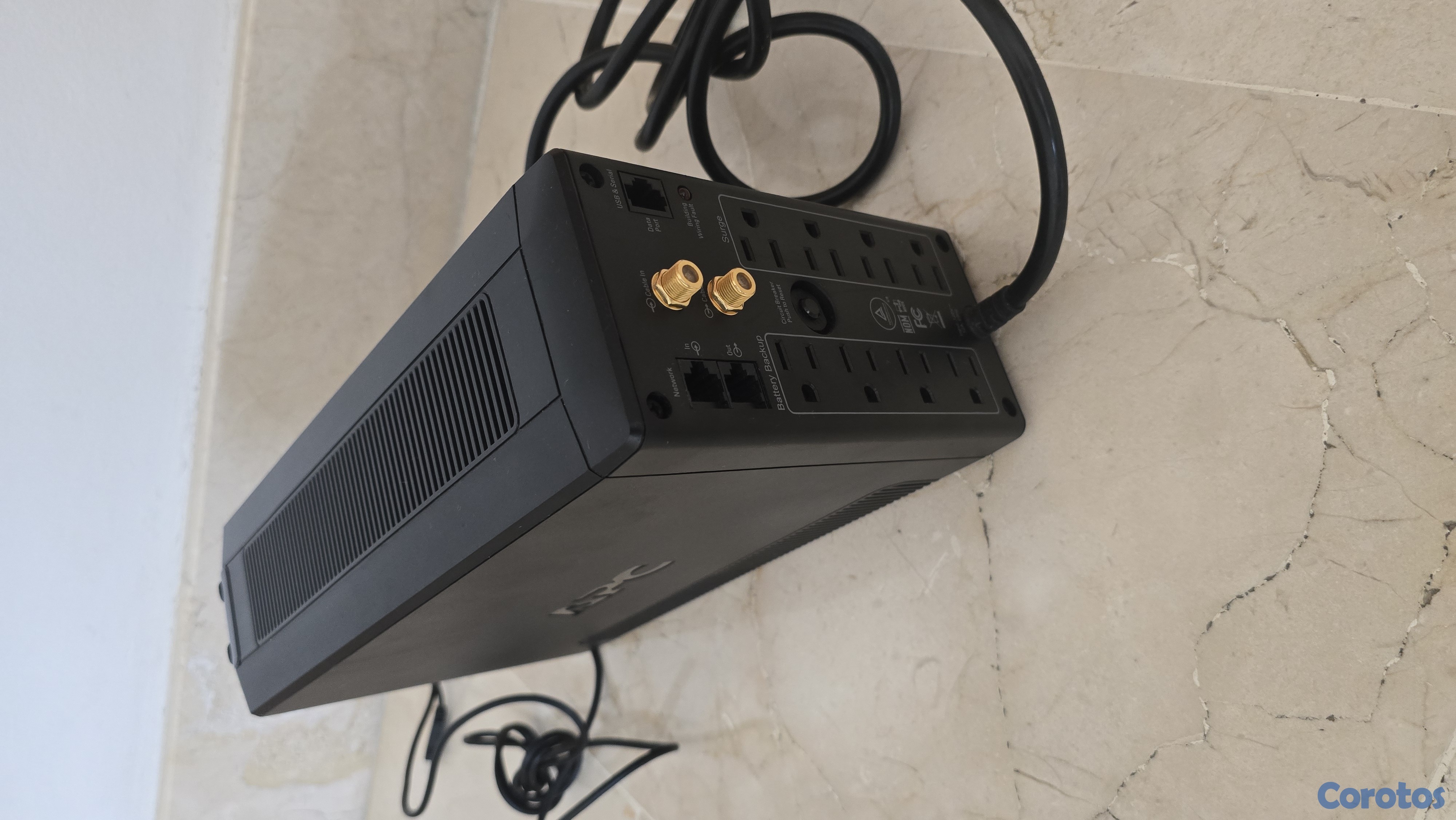 accesorios para electronica - UPS para computadora, marca APC Back-UPS de 1000VA 7