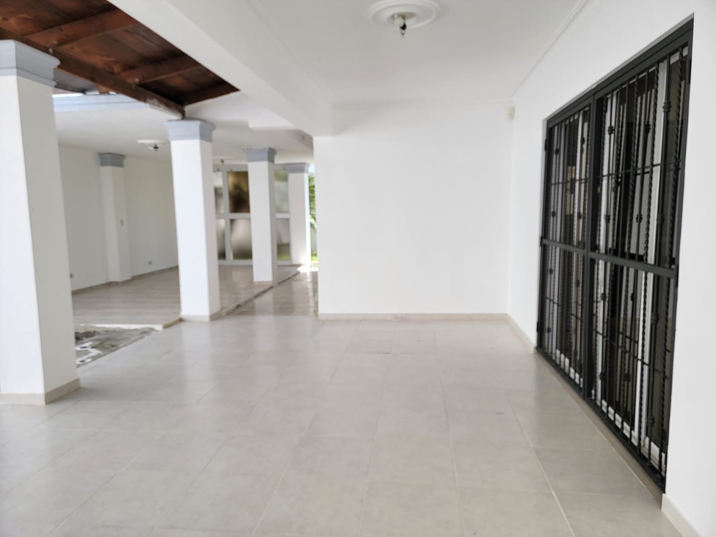 casas - Se Vende Residencia de 2 Niveles en Villa Maria  3