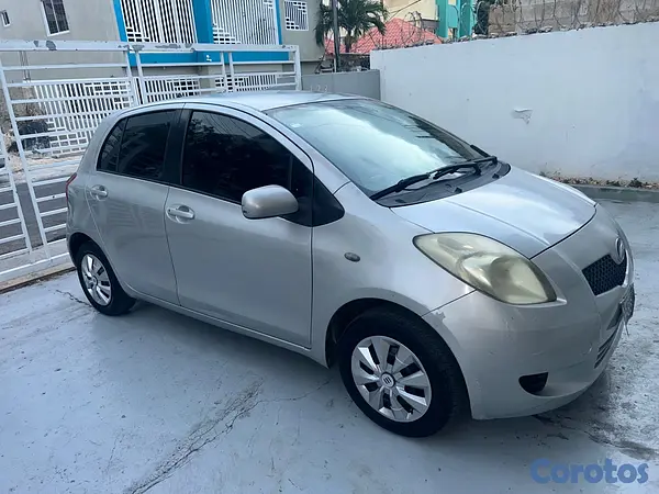 carros - Toyota Vitz 2007 4 Cilindros 6