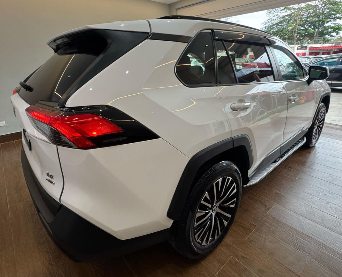 jeepetas y camionetas - Toyota Rav4 2019 LE 4x4 Cleancarfax Importada 3