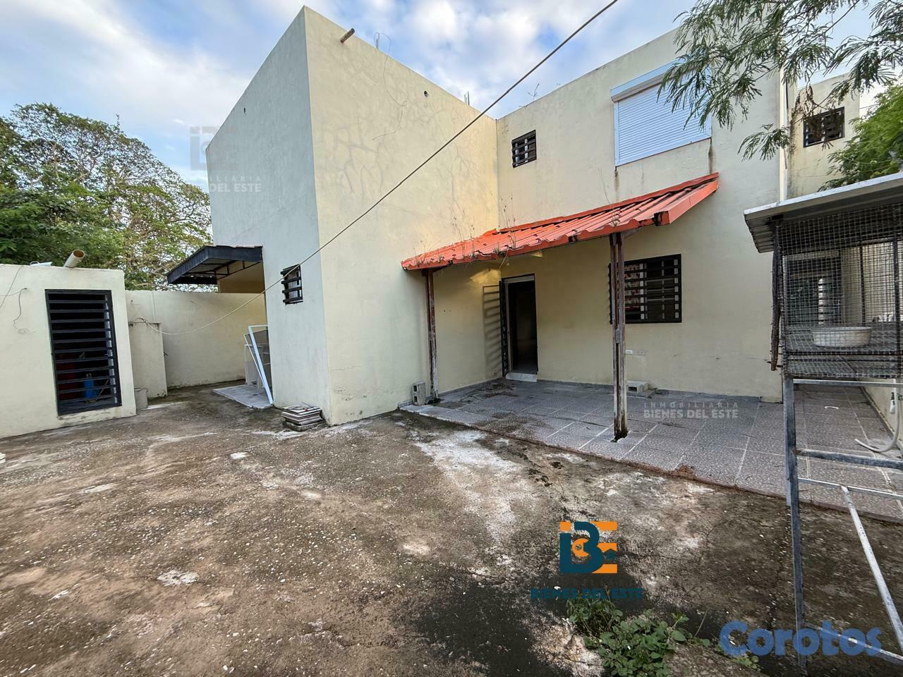 casas - DE VENTA casa de dos niveles con (4) habitaciones  10