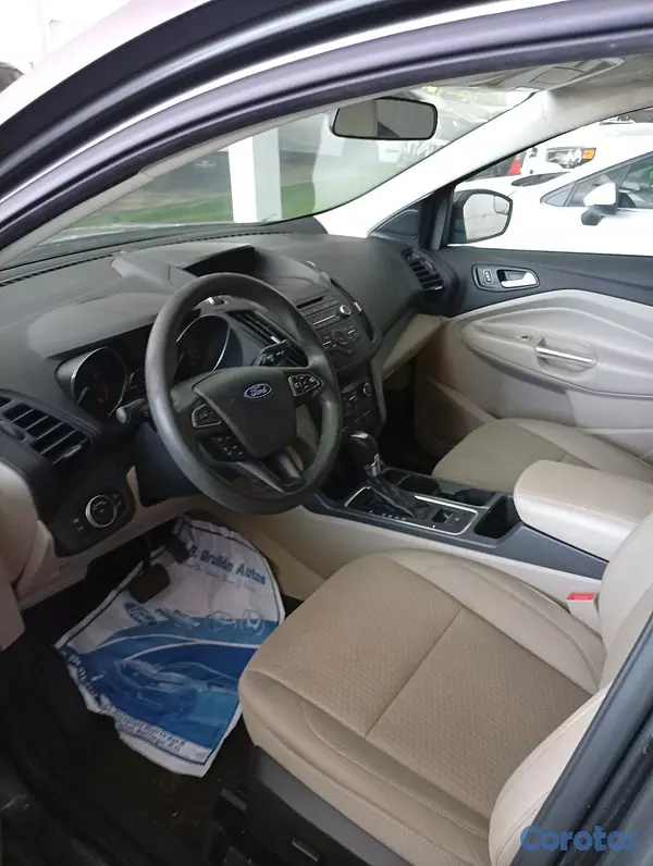 jeepetas y camionetas - 2017 Ford Escape Motor 2.0 3