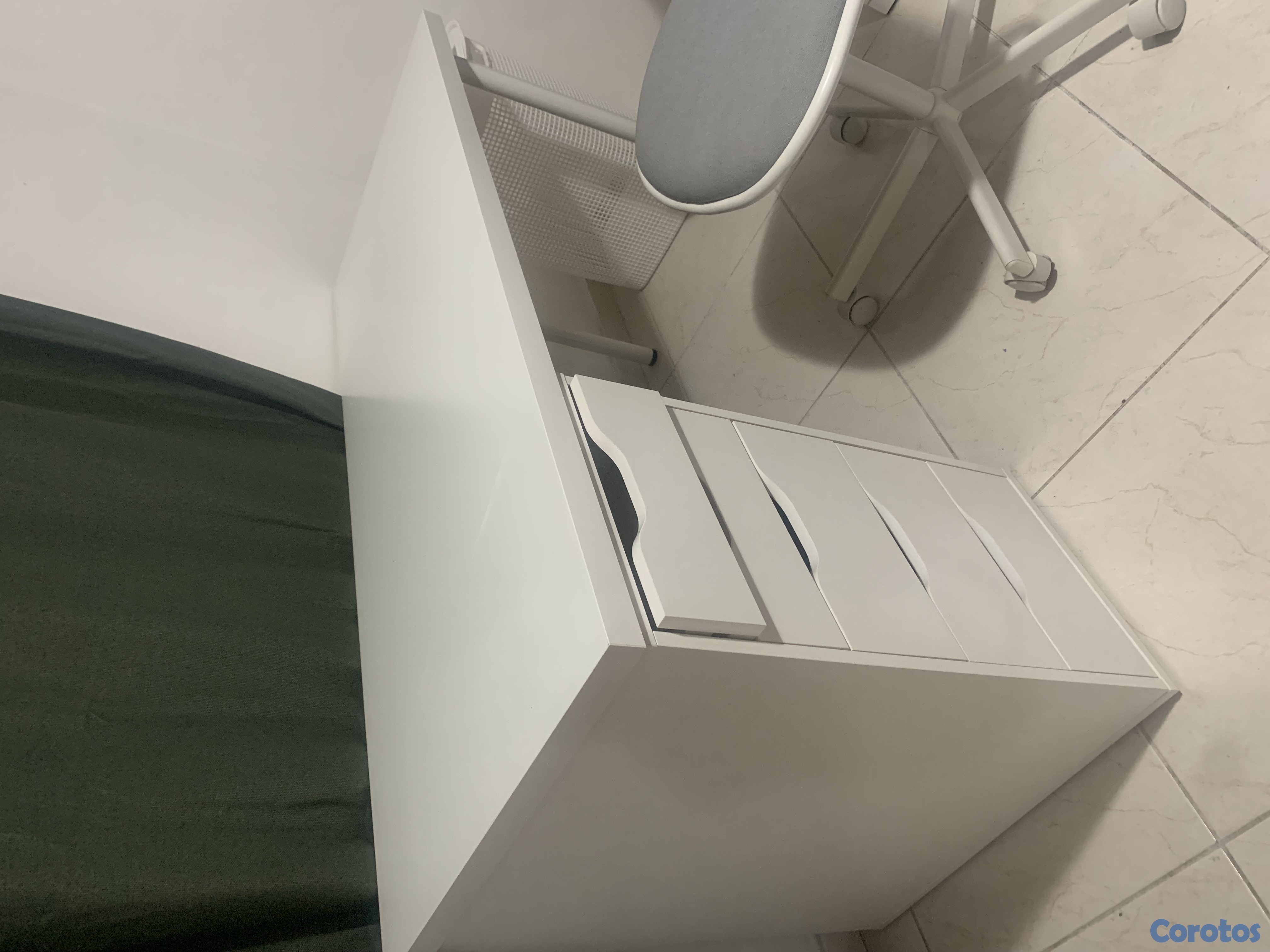 muebles y colchones - Escritorio con su silla 1