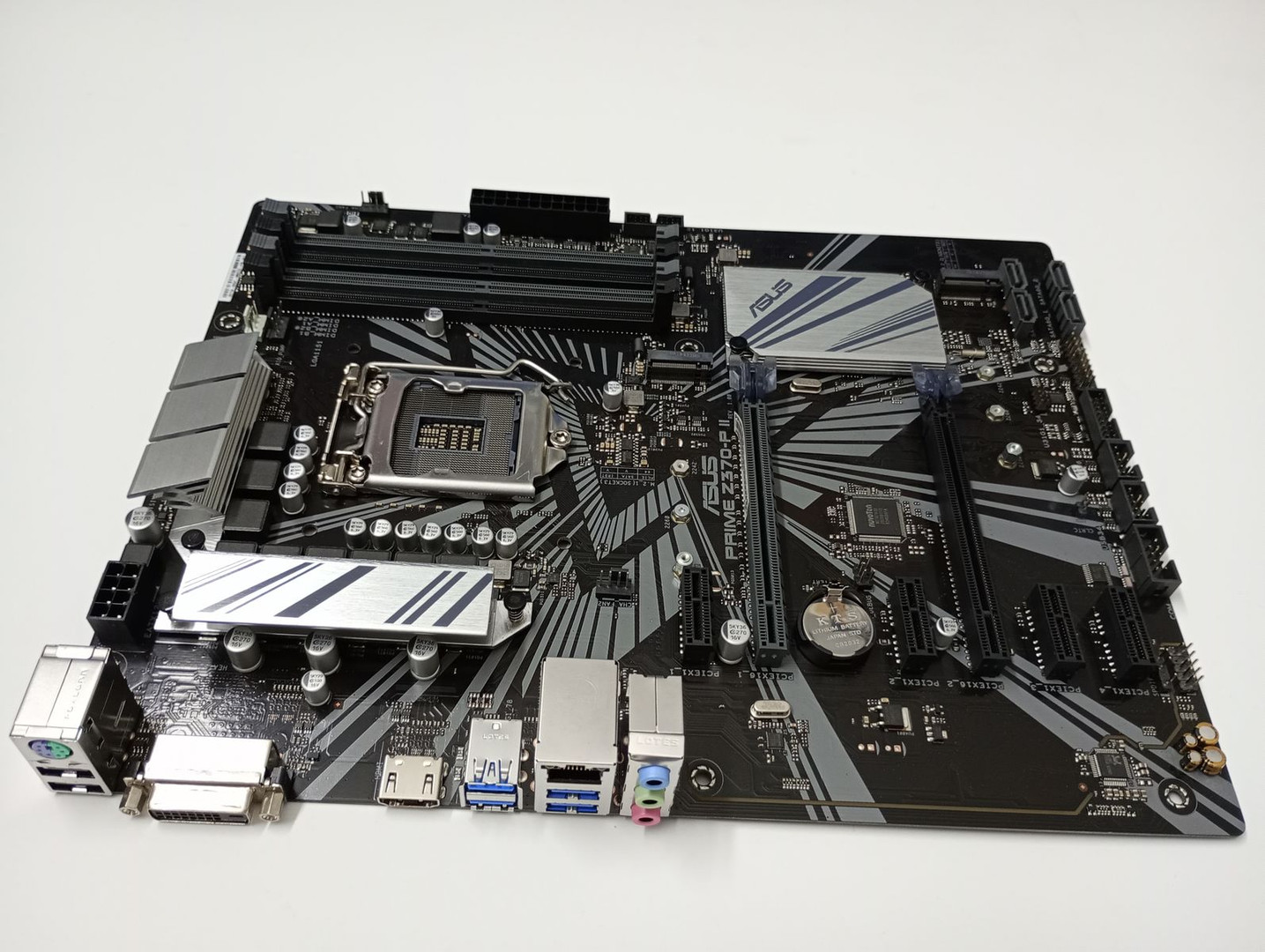 computadoras y laptops - Motherboard ASUS PRIME Z370-P II DDR4 Socket 1151 (8va-9na Gen) 2